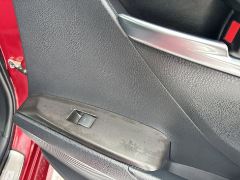 Used 2021 Toyota Camry LE w/ Convenience Package image 9