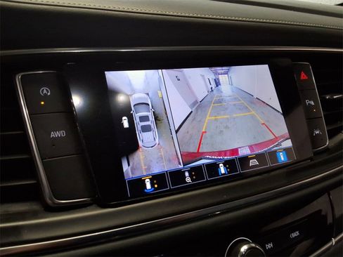Used 2024 Buick Enclave Premium image 18