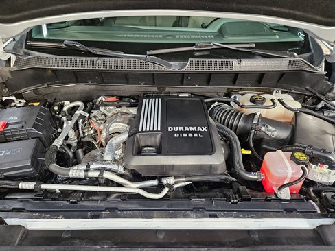 Used 2025 Chevrolet Silverado 1500 LT w/ Z71 Off-Road Package AWD/4WD image 19