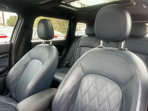 Used 2017 MINI Cooper Clubman image 14