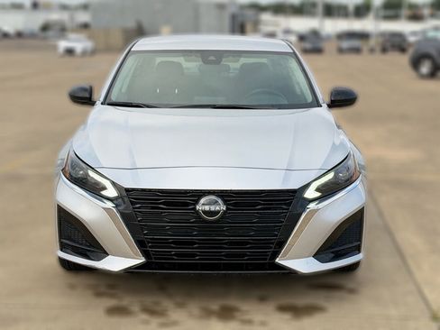 Certified 2024 Nissan Altima 2.5 SV FWD image 3