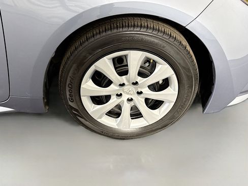 Used 2023 Toyota Corolla LE image 31