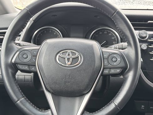 Certified 2018 Toyota Camry SE image 12