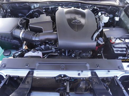 Used 2022 Toyota Tacoma SR5 RWD image 24