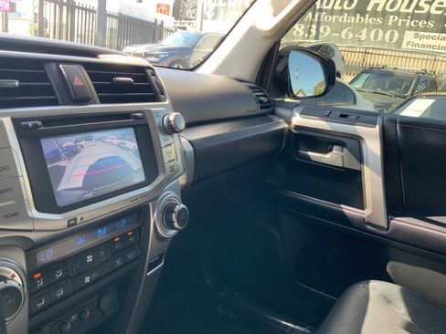 Used 2018 Toyota 4Runner Limited AWD/4WD image 38