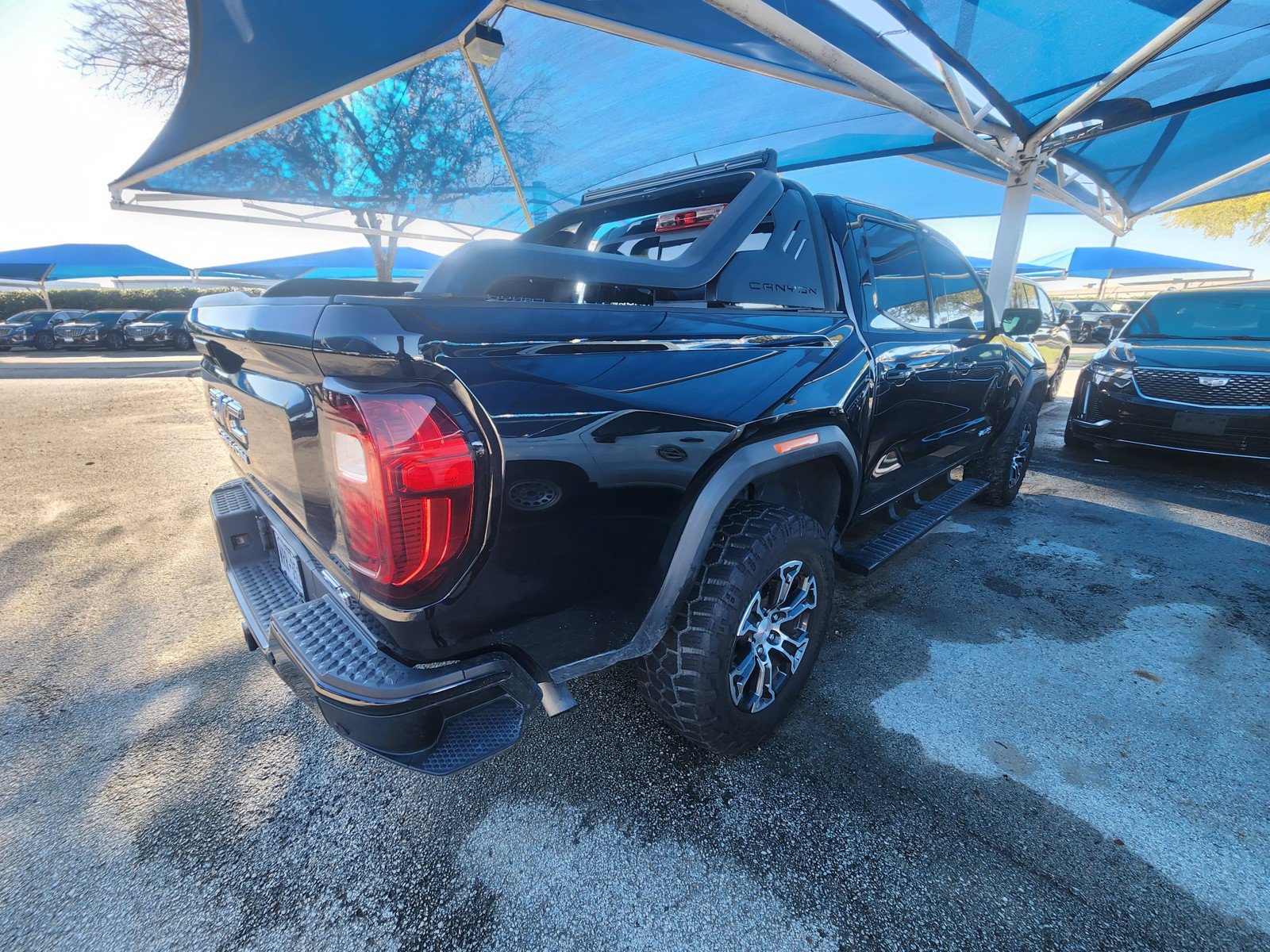 Used 2023 GMC Canyon AT4 w/ AT4 Premium Package AWD/4WD image 4