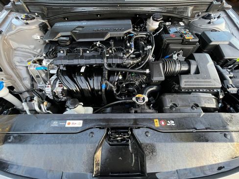 Used 2025 Hyundai Elantra SEL image 32