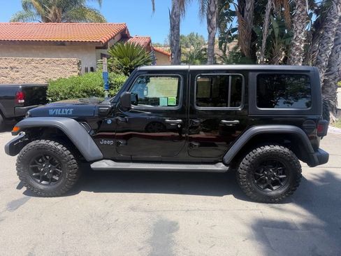 Used 2024 Jeep Wrangler Unlimited AWD/4WD image 9