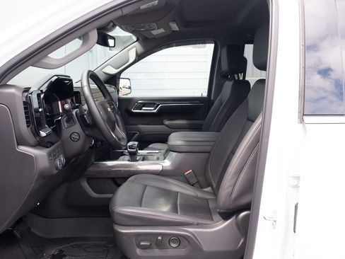 Used 2025 Chevrolet Silverado 1500 LTZ w/ LTZ Convenience Package II AWD/4WD image 11