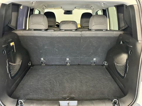 Used 2018 Jeep Renegade Altitude AWD/4WD image 29