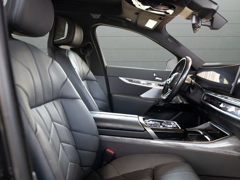 Used 2024 BMW i7 M70 AWD/4WD image 85