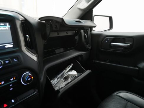 Used 2019 Chevrolet Silverado 1500 Custom Trail Boss w/ Custom Convenience Package image 27