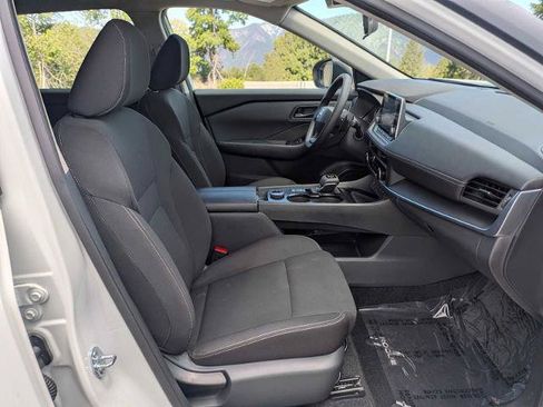 Used 2025 Nissan Rogue S AWD/4WD image 17