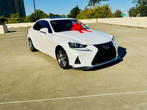 Used 2020 Lexus IS 300 w/ Premium Package image 40