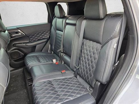 Used 2022 Mitsubishi Outlander SEL image 12