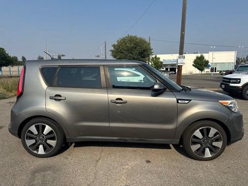 Used 2016 Kia Soul ! w/ Premium Package FWD image 6