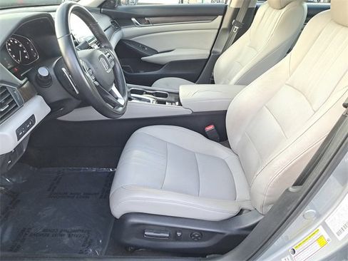 Used 2018 Honda Accord Touring image 17