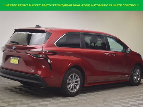 Used 2021 Toyota Sienna XLE image 7