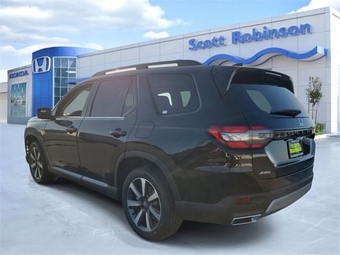 New 2025 Honda Pilot Elite image 3