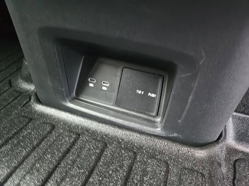 Used 2024 Volkswagen Atlas Cross Sport SE AWD/4WD image 84