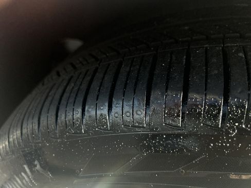 Used 2025 Volkswagen ID. Buzz Pro S image 30