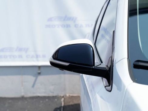 Used 2022 Chevrolet Bolt EUV Premier image 9