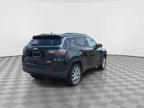 Used 2022 Jeep Compass Latitude w/ Sun and Sound Group AWD/4WD image 8
