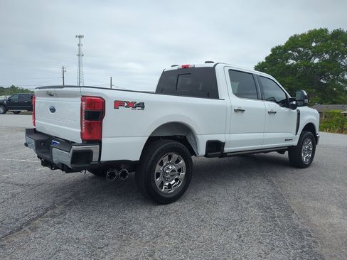 Certified 2024 Ford F250 Lariat w/ Lariat Ultimate Package AWD/4WD image 3