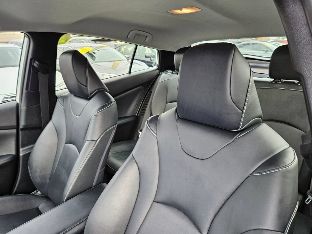 Used 2020 Toyota Prius Prime XLE FWD image 16