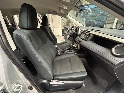Used 2015 Toyota RAV4 LE image 39