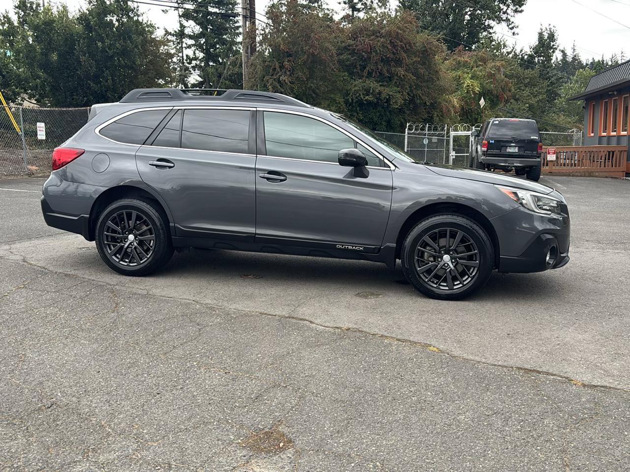 Used 2018 Subaru Outback 2.5i Limited AWD/4WD image 6