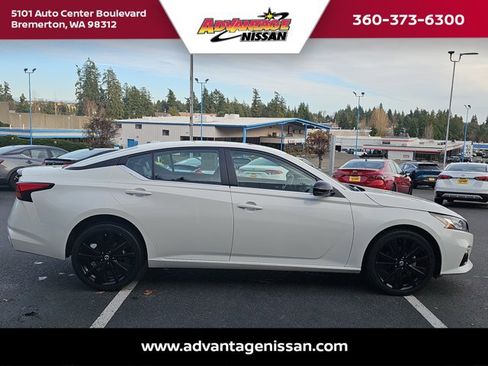 Used 2022 Nissan Altima 2.5 SR w/ Midnight Edition Package image 6