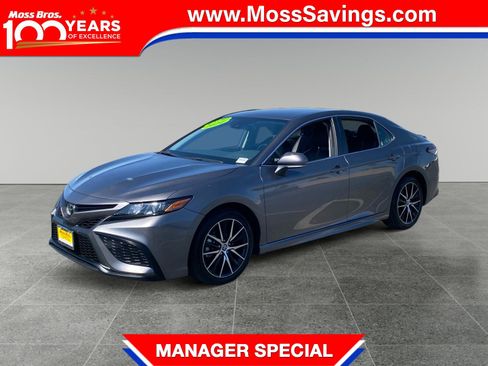Used 2024 Toyota Camry SE image 1