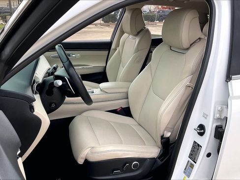 Used 2022 Genesis GV70 2.5T w/ Select Package image 7