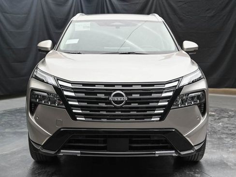 Used 2025 Nissan Rogue Platinum w/ Tech Package image 5