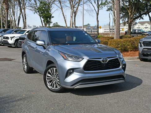 Used 2021 Toyota Highlander Platinum image 6