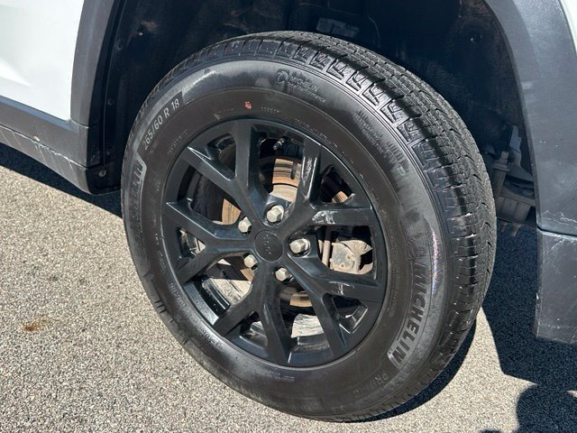 Used 2024 Jeep Grand Cherokee Altitude AWD/4WD image 8