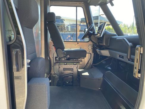 Used 2024 Chevrolet Brightdrop 600 w/ Commercial Equipment Package AWD/4WD image 16