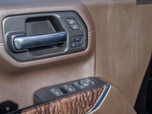 Used 2019 GMC Sierra 1500 Denali w/ Denali Ultimate Package AWD/4WD image 16