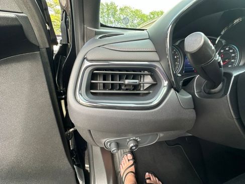 Used 2023 Chevrolet Equinox RS FWD image 9