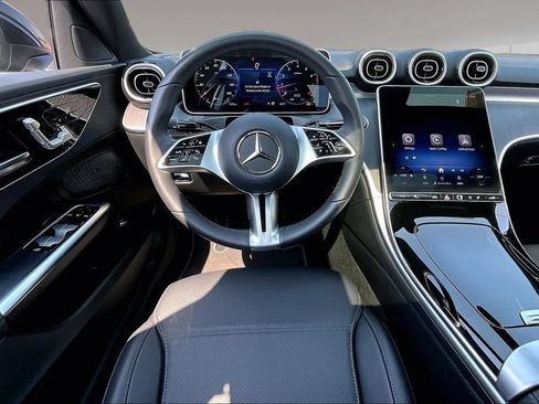 Used 2025 Mercedes-Benz C 300 4MATIC Sedan image 5