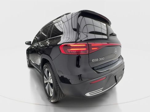 Used 2024 Mercedes-Benz EQB 300 4MATIC image 10