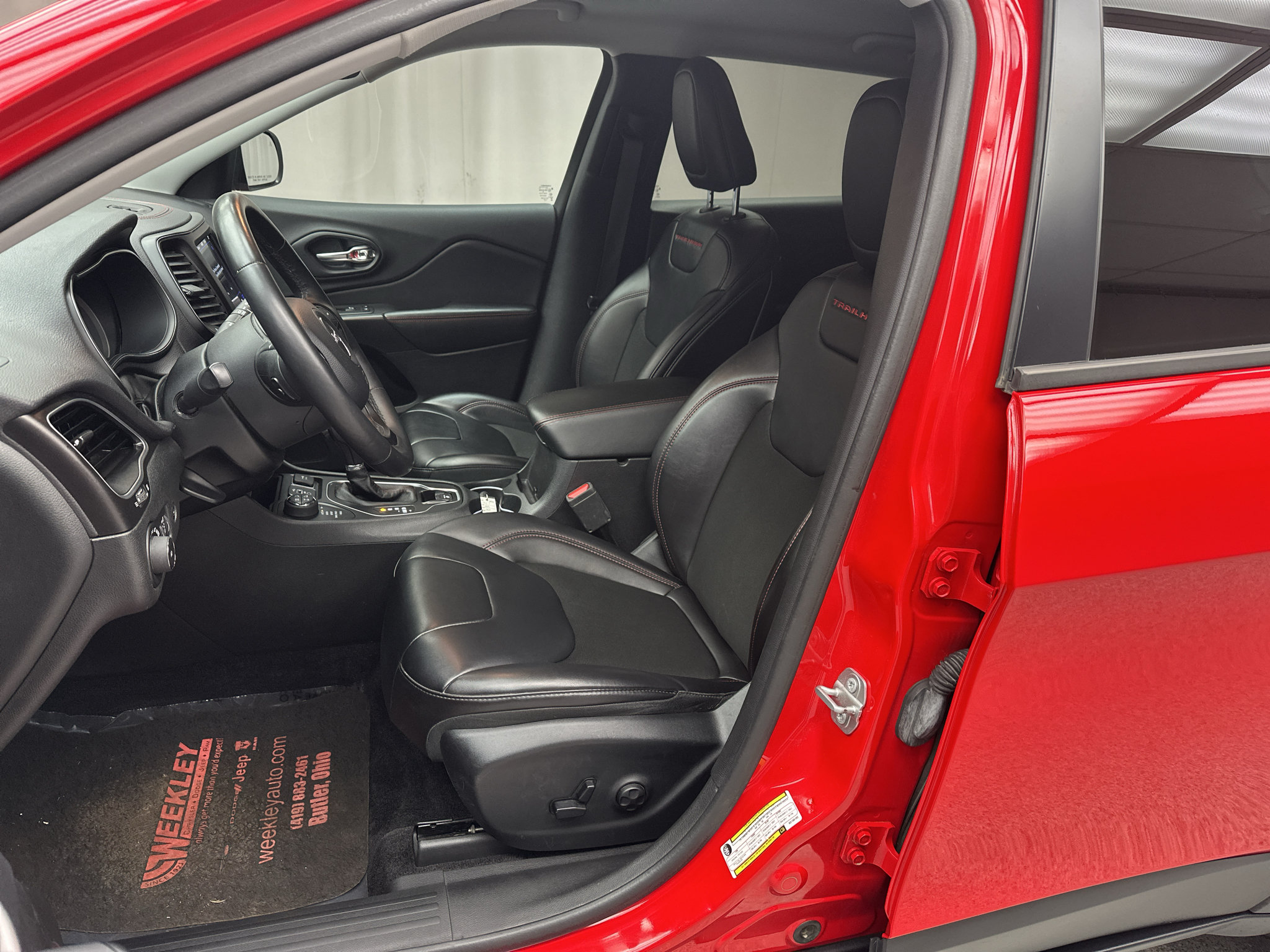 Used 2019 Jeep Cherokee Trailhawk w/ Comfort/Convenience Group AWD/4WD image 5