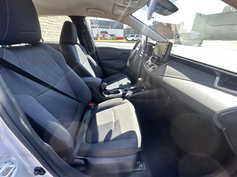 Used 2022 Toyota Corolla LE image 11