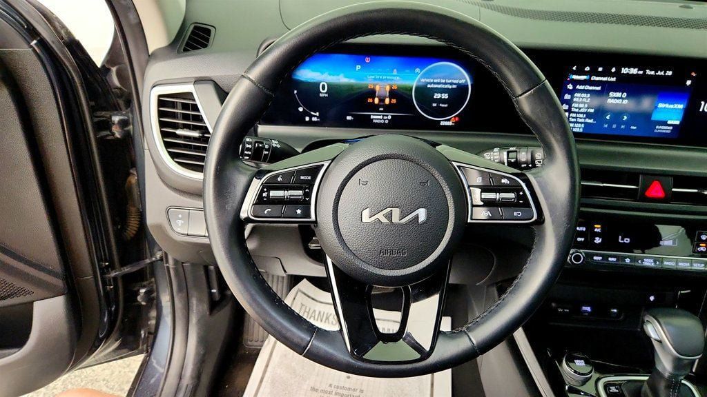 Used 2024 Kia Seltos EX FWD image 12