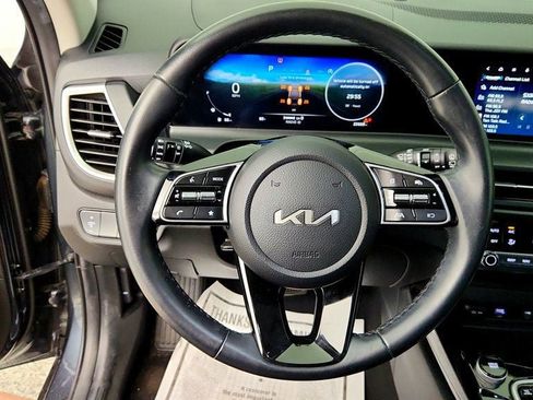 Used 2024 Kia Seltos EX FWD image 12