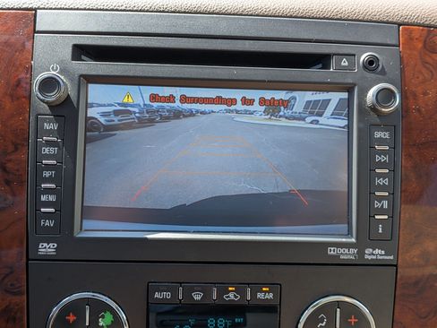 Used 2014 Chevrolet Suburban LTZ AWD/4WD image 14