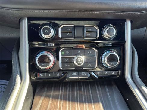 Used 2021 GMC Yukon Denali w/ Denali Premium Package image 19