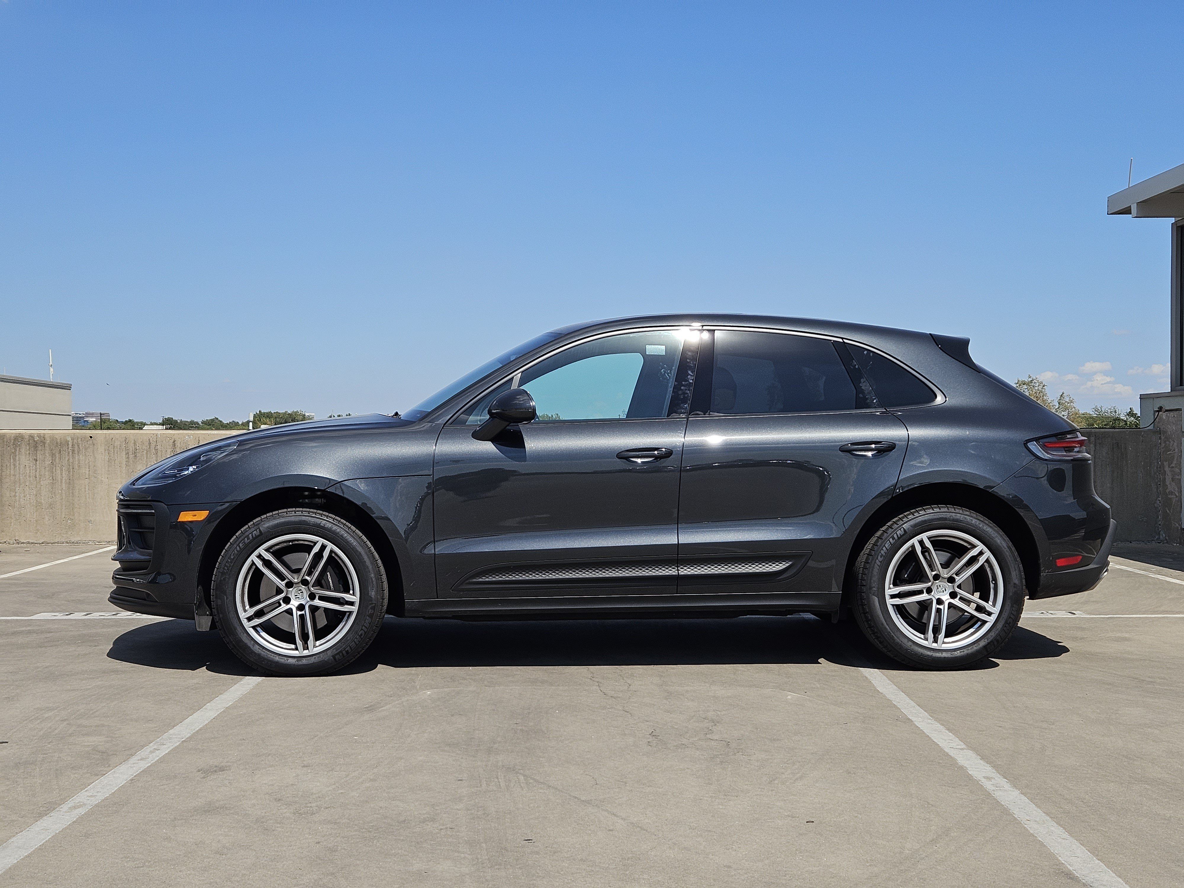 Certified 2026 Porsche Macan AWD/4WD image 2