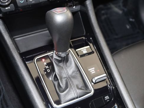 Used 2025 Jeep Compass Limited image 7